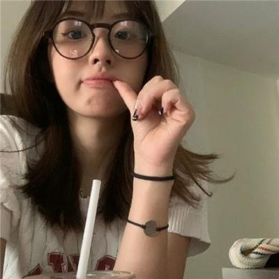 奶包下山财阀家人抢着宠