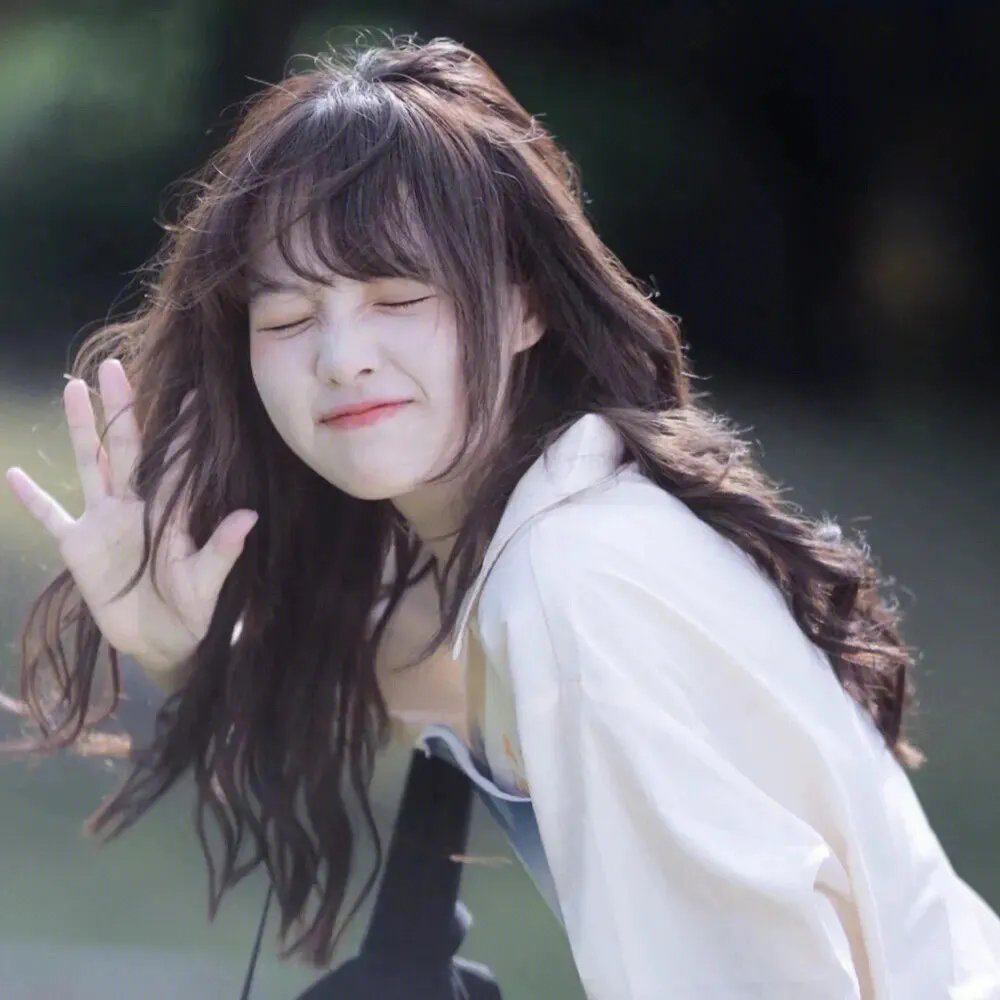 他从废墟中走来